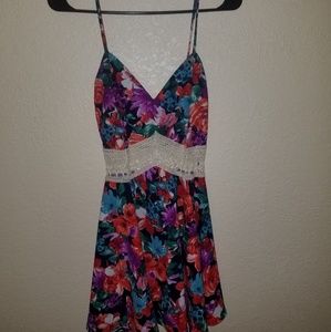 Sarah LA, Small, Floral Lace Dress